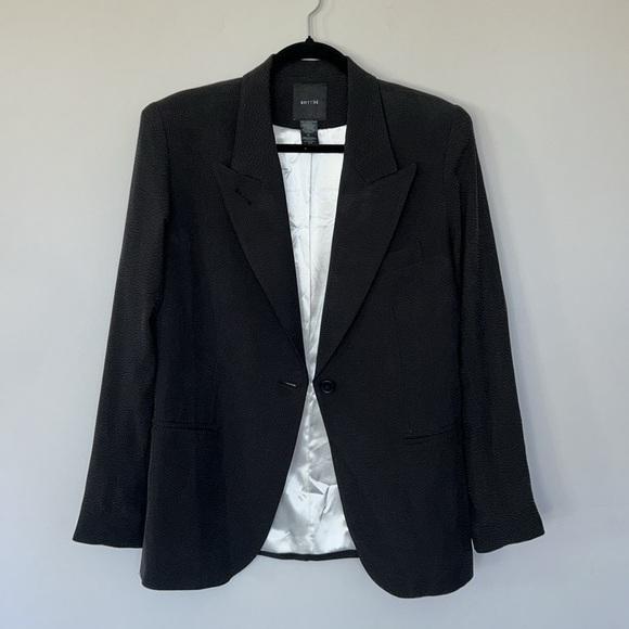 Smythe 90s Oversized Blazer in Sandwashed Black - Picture 9 of 11